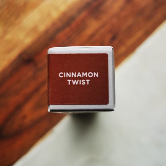 Makeup Bundle - Picture 4 of 11